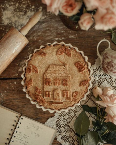 Cottagecore Recipes, Pie Crust Designs, Pie Bird, Cottage Aesthetic, Cottage Pie, Fall Treats, Cute Food, Cottage Core, Just Desserts