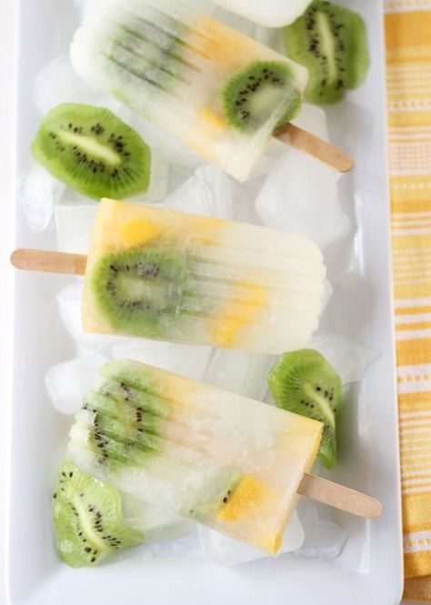 Refreshing Mango Kiwi Lemonade Popsicles that are perfect to cool down on any summer night! Blueberry Coffee Cake Muffins, Kiwi Lemonade, Ice Lolly Recipes, Juice Recipes For Kids, Fruit Popsicle Recipes, Lemonade Popsicles, Frozen Deserts, Frozen Cocktail, Coffee Cake Muffins