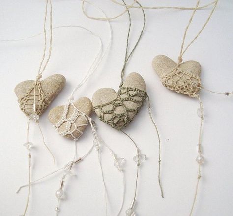 20 DIY Kits That Will Send a Heartfelt Message This Valentine's Day Crochet Stone, Heart Shaped Rocks, Jewelry Magazine, Rock Necklace, Rustic Stone, Pattern Inspiration, Lace Jewelry, Jewelry Picture, Crochet Heart