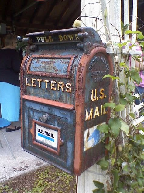 Vintage, Oxidated, Peeling, Crackled MAILBOX | Silvester Humaj | Flickr Vintage Mailboxes, Letter Box Design, Vintage Post Office, Antique Mailbox, Old Mailbox, Vintage Mailbox, Return To Sender, Letter Boxes, Post Boxes