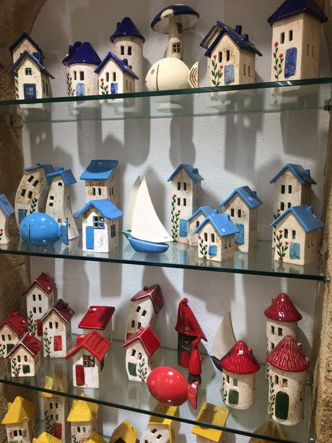 Ceramic Houses Pottery, Garden Rock Painting, Stones For Garden, Pottery Houses, Rock Painting Ideas, Air Dry Clay Projects, Clay Houses, Garden Pottery, Small Houses