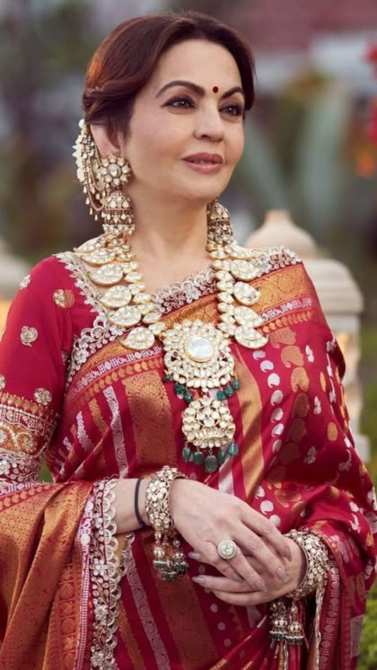 Manish Malhotra Dresses, Nita Ambani, Bridal Jewelery, Indian Woman, Indian Bollywood, South Indian Bride, Saree Look, Wedding Jewellery Necklace, Pakistani Wedding