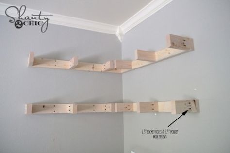 How to build corner floating shelves Corner Shelves Diy, Corner Floating Shelves, Diy Corner Shelf, Shelf With Brackets, Floating Corner Shelf, Floating Shelves Entertainment Center, Corner Shelf Ideas, Floating Shelves Living Room, Shelves Floating