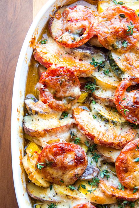 Four-Potato Gratin with Thyme, Caramelized Onion, Tomato and Squash Potato Gratin Easy, Gratin Recipes, Potato Gratin Recipe, Zucchini Gratin, Potatoe Recipes, Zucchini Tomato, Baked Tomatoes, Zucchini Squash, Potato Onion