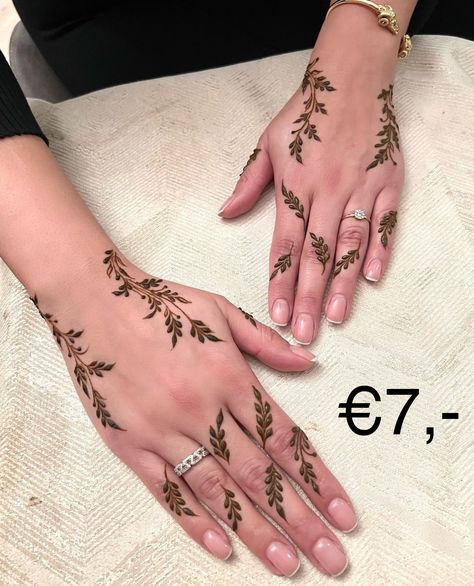 Hena Simple, Henna Aesthetic, Kids Henna, Henna Leaves, Unique Henna, Henna Style Tattoos, Henna Inspo, Pretty Henna, Henna Inspired Tattoos