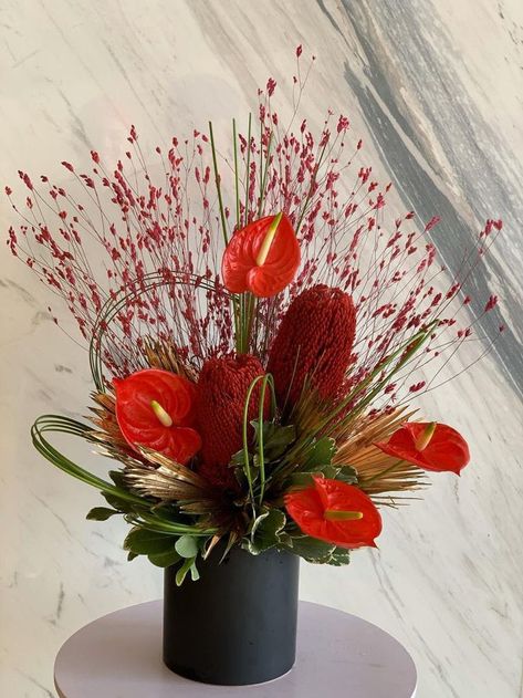 Fire Floral Arrangement, Restaurant Table Ideas, Red Flowers Arrangements, Cny Flower Arrangement, Chinese New Year Diy, Reception Flower Arrangements, Flower Hat Boxes, Lunar Flowers, Tall Arrangements