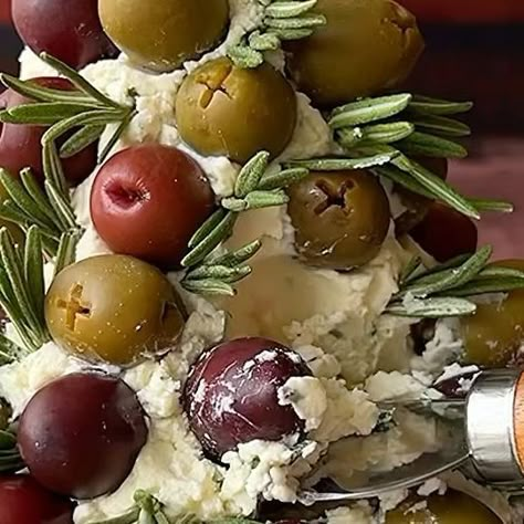 Snejana Andreeva on Instagram: "As a content creator, I absolutely love the holiday season, and one of the things I enjoy the most about Christmas 🎄 is making fun Christmas-themed appetizers. This Christmas Tree Cheese Ball is a creative twist on traditional antipasti and is sure to be a hit with your guests. Ornamented with olives 🫒 and rosemary to give it a real Christmas feel, so this cheese ball is not only eye-catching but full of flavor! ⠀⠀⠀⠀⠀⠀⠀⠀⠀⠀⠀ Boursin cheese olives rosemary cheese star ⭐️ ⠀⠀⠀⠀⠀⠀⠀⠀⠀⠀⠀⠀ ✨You can find the full printable recipe with all tips and directions on my website which is linked in my bio. You can also search for the recipe in the search bar of my website by typing CHEESE BALL and it will pop right up! If all else fails please come to www.themodernnonna.co Boursin Christmas Tree, Christmas Brie, Christmas Tree Cheese Ball, Christmas Tree Cheese, Cheeseboard Recipe, Holiday Flavors, Christmas Baking Cookies, Christmas Cheese, Olive Recipes