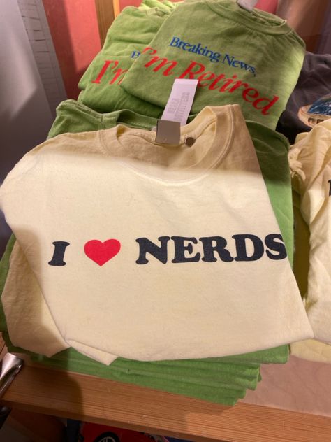 #nerd #girlblogger #streetstyle 90s Nerd Aesthetic, Cool Nerd Aesthetic, Nerd Core Aesthetic, I Love Nerds Shirt, Nerdy Girl Aesthetic, Intelligent Aesthetic, Nerdy Aesthetic, 90s Nerd, Geek Aesthetic