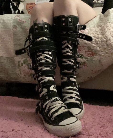 Tank Tops Summer, Scene Core, Dr Shoes, Satin Corset, Black Converse, Scene Emo, Shoe Inspo, Swag Shoes, Emo Scene