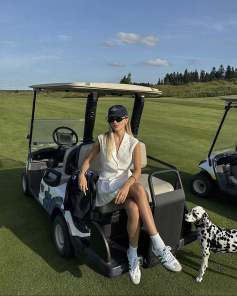 Exploring Outfit, Cute Golf Outfit, Dancer Lifestyle, Golf Preppy, Golf Attire Women, Golf Inspiration, Girls Golf, Clubbing Aesthetic, Golf Attire