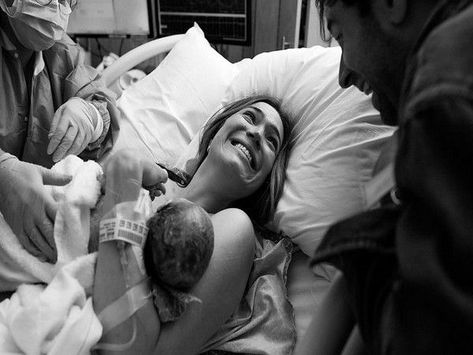 Mandy Moore Delivery Room Photography, Delivery Room Photos, Childbirth Photos, Birth Photography Hospital, Labor Photos, Newborn Baby Hospital, Birth Pictures, Powerful Photos, Hospital Pictures