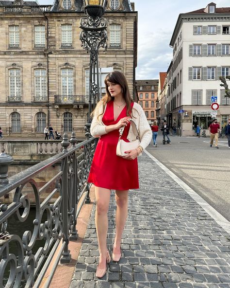 A red dress, a cute cardigan for the fresh evening and a nude pair of shoes for a perfect romantic date night look 🌹 • • • #effortlesschic #springoutfitideas #datenightoutfit #reddress #parisianstyle #romanticoutfit #frenchgirlstyle Romantic Date Night, French Girl Style, Romantic Outfit, Romantic Date, Cute Cardigans, Latest Instagram, Romantic Dates, Effortless Chic, Night Looks