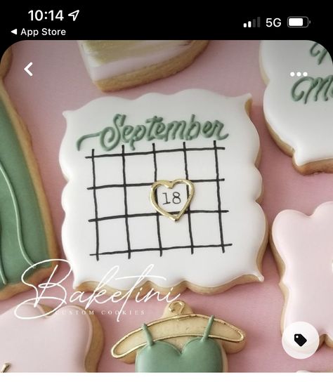 Wedding Cookies Decorated Simple, Simple Engagement Party Decorations, Save The Date Cookies, Calendar Cookies, 60 Cookies, Wedding Cookies Decorated, Bride Cookies, Cookies Personalized, Cutout Cookie