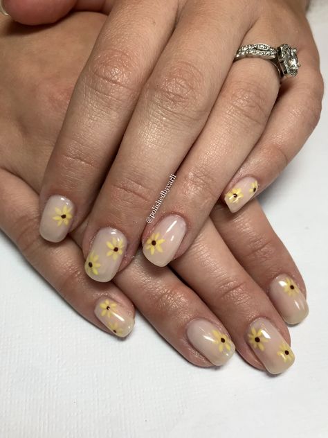 Sunflower Nail Art, Nail Glam, Sunflower Nails, Summer Nail Art, Simple Elegant Wedding, July Nails, Flower Nail Art, Nail Art Summer, Summer Nail