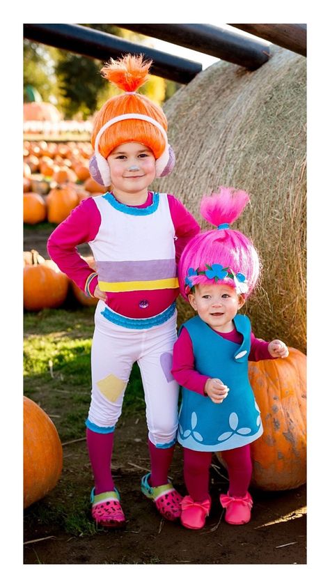 Trolls DJ Suki and Poppy costumes made DIY.  Make your own Halloween Trolls costumes without even using a sewing machine! Dj Suki Costume, Viva Trolls Costume, Trolls Family Halloween Costume, Trolls Dj Suki Costume Diy, Preschool Halloween Costumes, Diy Tiny Diamond Troll Costume, Poppy Halloween Costume, Princess Poppy Costume, Dj Suki Trolls