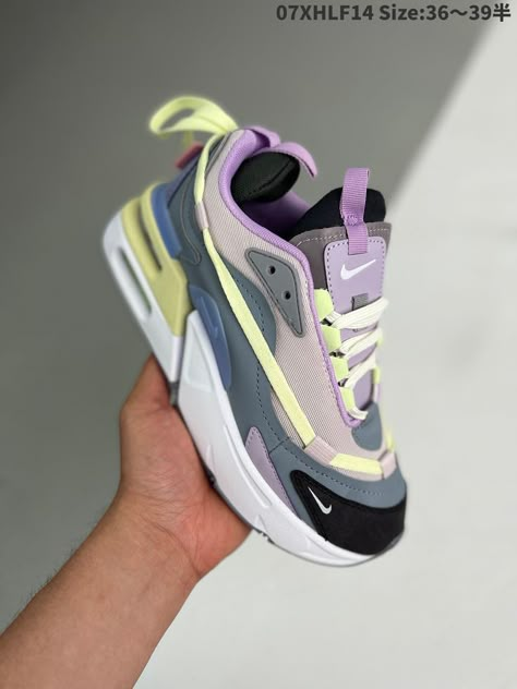 Nike Air Max Furyosa, Trendy Womens Shoes, Pretty Shoes Sneakers, Jordan Shoes Retro, Shoes Sneakers Nike, Baby Sneakers, Flat Sneakers, Pretty Shoes, Sneaker Heels