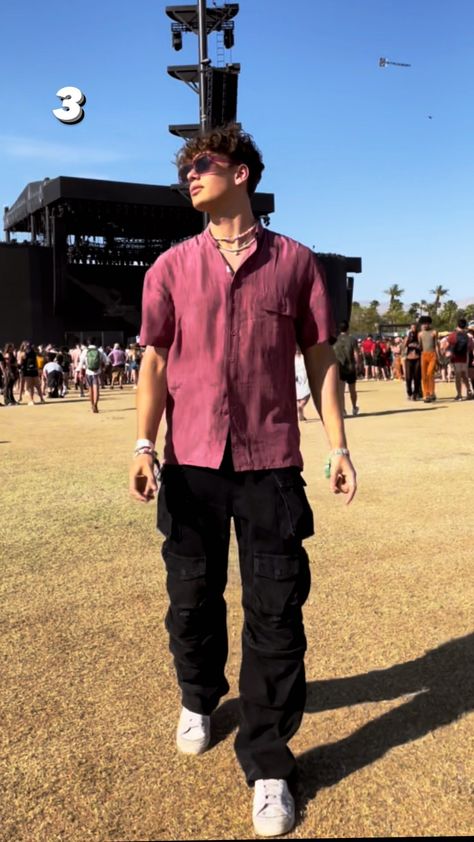 Guy Festival Outfit Men's Fashion, Don Toliver Concert Outfit Men, Coachella Outfit Ideas 2023 Men, Concert Fit Ideas Men, Rock Concert Outfit Guy, Concert Fits Men Summer, Outfit For Concert Men, Men Edc Outfits, Music Festival Outfits Masc