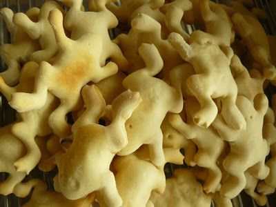 Animal Shaped Foods, Frog Food, Frog Cookies, Fancy Foods, Flat Breads, Frog Life, Animal Babies, Food Shapes, Kitchen Things