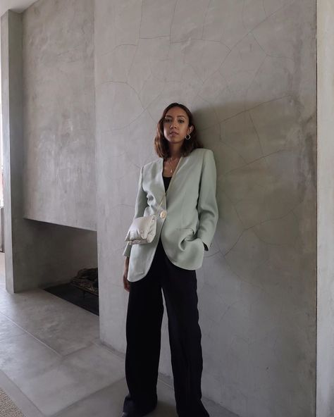 Stephanie Arant on Instagram: “Mint vintage Christian Dior blazer yes pls.” Mint Blazer Outfit, Green Blazer Outfit, Dior Blazer, Mint Blazer, Mint Green Blazer, Mint Outfit, Outfits Minimalist, Work Fits, White Midi Skirt