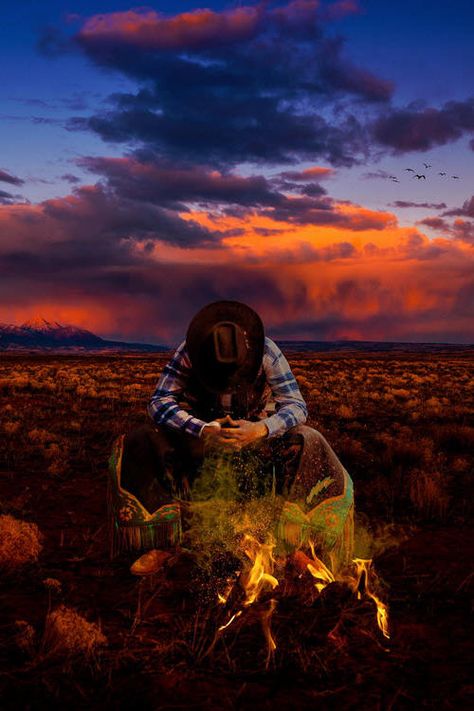 Lone cowboy sunset outdoors nature clouds fire desert country alone camping cowboy praying Cowboy Praying, Lone Cowboy, Cowboy Sunset, Cowboy Pictures, Western Artwork, Real Cowboys, Western Photography, Wilde Westen, Nature Clouds