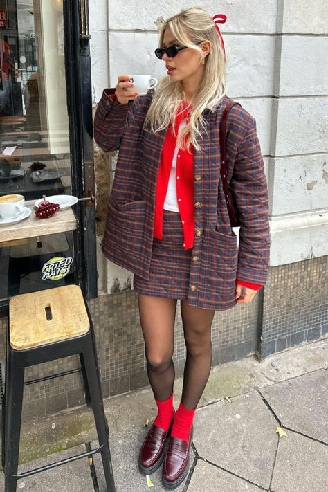 @linda.sza is wearing Sézane tartan Will jacket and Tania short skirt, Gaspard bright red knit cardigan, Milo Classic burgundy bag and Albane loafers with red socks. Tartan Outfit, Linda Sza, Inspi Outfit, Aw 2023, Red Knit Cardigan, Burgundy Bag, Red Socks, Style Inspiration Winter, Inspo Board