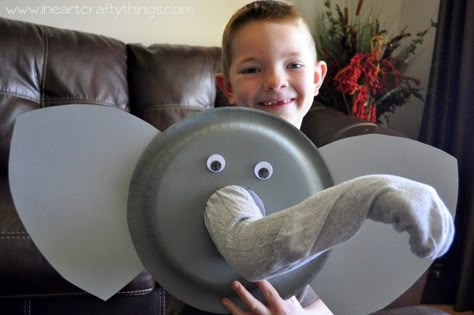 Elephant Puppet, Puppet Paper, Fly Costume, Yard Crafts, Puppet Tutorial, Puppet Craft, Elephant Crafts, Puppet Crafts, Elephant Trunk