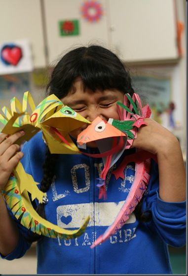 Pascal from "Tangled" cameleons! I want to do this myself... if the kids don't love this I give up! Cameleon Art, Paper Dragon, Smart Class, 3rd Grade Art, Folding Origami, Elementary Art Projects, Art Lessons Elementary, School Art Projects, Fun Craft