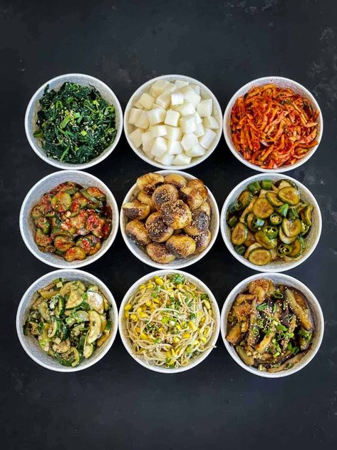 Traditional and authentic Korean side dishes (banchan) are delicious vegetable small plates served with main meals. With a few staple ingredients, fresh vegetables and these easy-to-follow recipes, you’ll be making Korean banchan in no time! Korean Side Dish Recipes, Banchan Recipe, Korean Banchan, Korean Food Side Dishes, Korean Vegetables, Spinach Side Dish, Zucchini Side Dishes, Asian Side Dishes, Korean Side Dishes