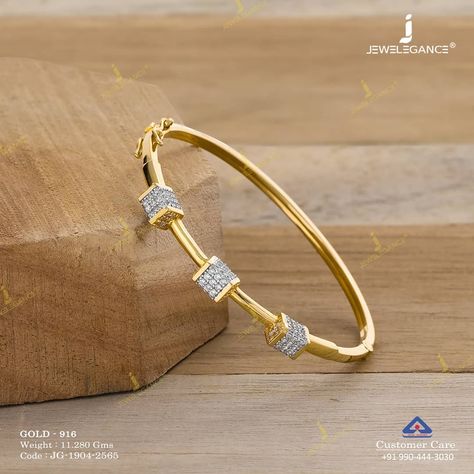 Spark up this season with most sophisticated gemstone bracelet.... Get in touch with us on +919904443030  #myjewelegance #jewellerystyle #realdiamond #dailywear #womensweardaily #bracelet #weddingcollection #fashionjewels #goldnecklace #gorgious #trending #festivalfashion #jewelrydesigner #womensweardaily #womensfashion #weddingbells #shoppingonline #trendingfashion #jewellerylover #Goldjewelery #womenwear #jewelleryblogger #antiquejewellery #AntiqueCollection #fashionbloggers #buyjewelleryonlin Gold For Women, Gold Jewelry Simple Necklace, Jewelry Bracelets Gold, Jewelry Bracelets Silver, Bangles Jewelry Designs, Pearl Jewelry Necklace, Gold Jewelry Simple, Bracelets Gold Diamond, Gold Jewellery Design Necklaces