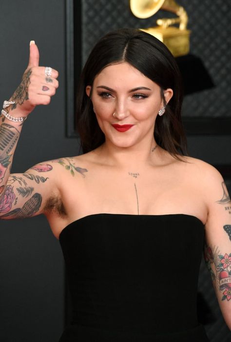 Armpit Tattoo, Underarm Odor, Julia Michaels, Popsugar Beauty, Natural Women, Beauty Standards, Julia Roberts, Justin Timberlake, Body Hair