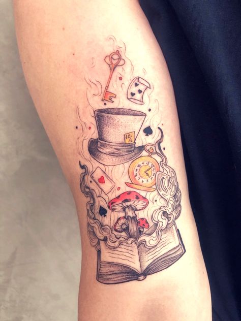 Red Queen Tattoo, Alice In Wonderland Tattoo, Alice And Wonderland Tattoos, Wonderland Tattoo, Queen Tattoo, Red Queen, Tattoo Artist, Arm Tattoo, I Tattoo