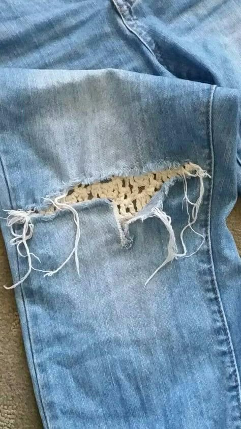 Crochet Jeans Patch, How To Patch Jeans, Jeans Upcycle, Jeans Refashion, Macrame Clothes, Repair Jeans, Lace Jeans, Diy Clothes And Shoes, Denim Projects