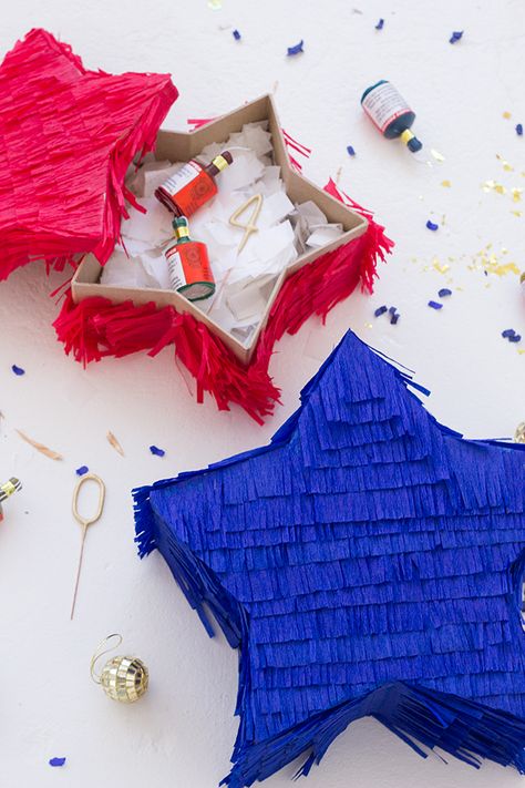 Fourth Of July Party Ideas, Star Pinata, Blue Party Decorations, 4th Of July Party Ideas, Blue Diy, Piñata Ideas, Diy Star, Diy Pinata, 4th Of July Recipes