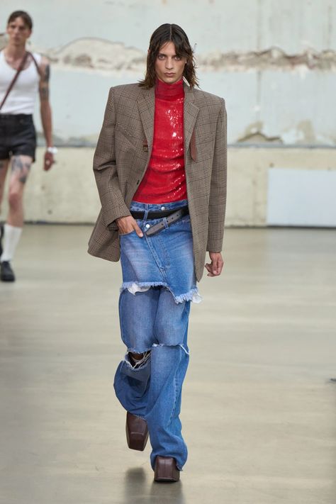 Monochrome Clothes, 2023 Menswear Fashion Show, Blazer Street Style, Paris Fashion Week Men, Custom Denim, Menswear Fashion Show, Menswear Fashion, Menswear Collection, Spring 2023