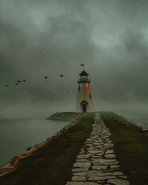 Lighthouse Aesthetic Storm, Living In A Lighthouse Aesthetic, Creepy Lighthouse, Foggy Lighthouse, Lighthouse Aesthetic, Lighthouse Wallpaper, Dark Nautical Aesthetic, Foggy Lake, Lighthouse Photography