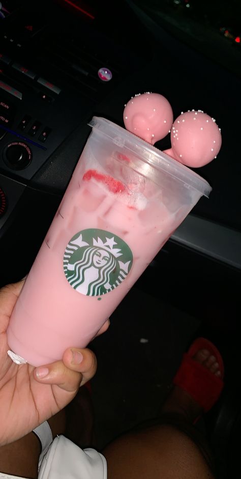 Pink Drink Starbucks, Starbucks Cake Pops, Pink Cake Pops, Pop Drink, Starbucks Cake, Healthy Starbucks, Birthday Cake Pops, How To Order Starbucks, Pink Drink