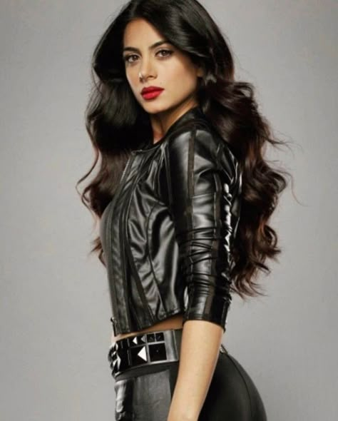 Izzy Lightwood, Isabelle Lightwood, Shadow Hunters, Leather Outfit, Lucca, Shadowhunters, Black Leather, Cute Outfits, Wattpad