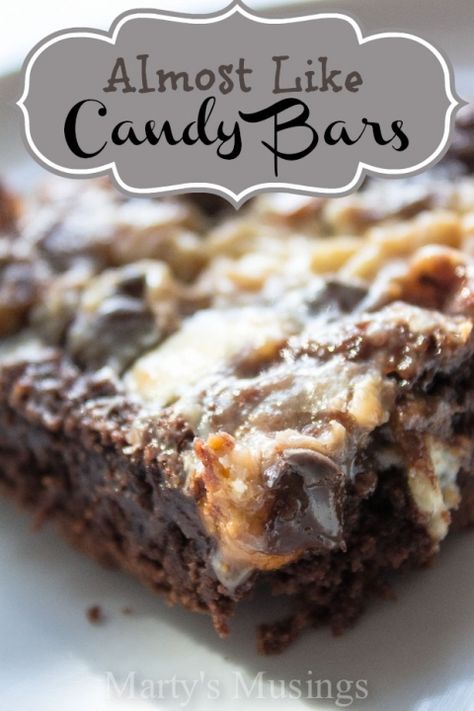 Gf Cake, Candy Bar Cake, Candy Bar Recipe, Bar Cake, Easy Candy, Devils Food Cake Mix Recipe, Tiramisu Dessert, Easy Chocolate Desserts, Chocolate Chip Bars