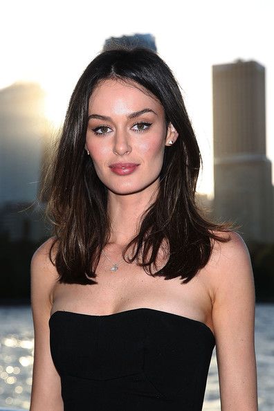 Nicole Trunfio Nicole Trunfio, Emily Didonato, Travel Hairstyles, Layered Cut, Australian Models, Female Portraits, Half Up Hair, Best Model, Layered Cuts