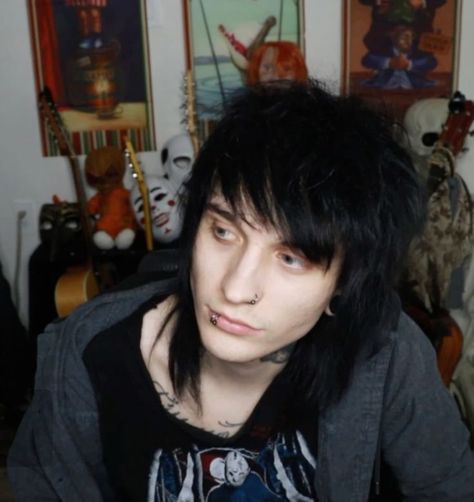 Emo Guys With Long Hair, Johnnie Guilbert Young Photos, Jonny Guilbert, Johnnie Guilbert Sleeping, Johnnie Guilbert With Glasses, Johnnie Guilbert Without Makeup, Johnnie Guilbert Red Hair, Johnnie Guilbert Smiling, Johnnie Guilbert Aesthetic