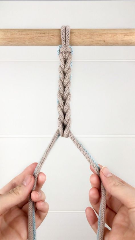 Endless Falls Knot, Bubble Dog, Macrame Tutorials, Waves Pattern, Macrame Knots Tutorial, Macrame Knots Pattern, Knots Tutorial, Arrow Pattern, Macrame Hanger