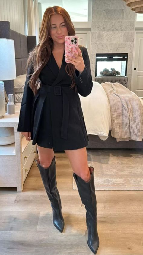 This baddie fall outfit is sooo cute!! I love the black blazer romper & knee high black boots for fall.  Get this fall date night look here & follow for more aesthetic fall outfits 2024! Trendy Mom Outfits Fall, Romper And Boots, Black Leggings Outfit Fall, Concert Outfit Night, Fall Date Night Outfit, Cute Fall Fits, Blazer Romper, Aesthetic Fall Outfits, Concert Outfit Fall