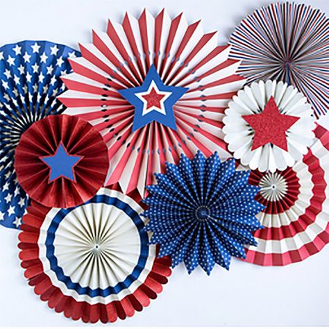 Paper Rosette Backdrop, Pinwheels Paper, Party Fans, Party Girlande, Party Songs, Paper Rosettes, Independance Day, July Ideas, Party Garland