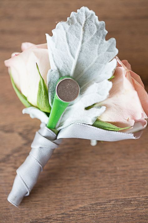 magnetic boutonniere! For next time I do the flowers for someone's wedding! Great tip! Magnetic Boutonniere, Boutonniere Diy, Boutineer Ideas, Flower Boutonniere, Silver Ribbon, Boutonniere Wedding, Groom And Groomsmen, Love Is In The Air, Here Comes The Bride