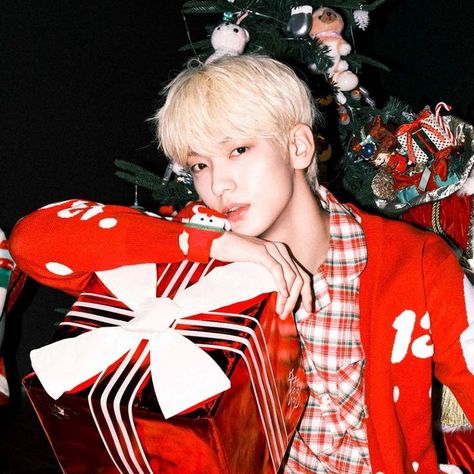 txt soobin icons Txt Christmas, Soobin Icons, Christmas Photoshoot, Christmas Icons, Dream Boy, Holly Jolly, Christmas Wallpaper, Kpop Wallpaper, Christmas Wishes