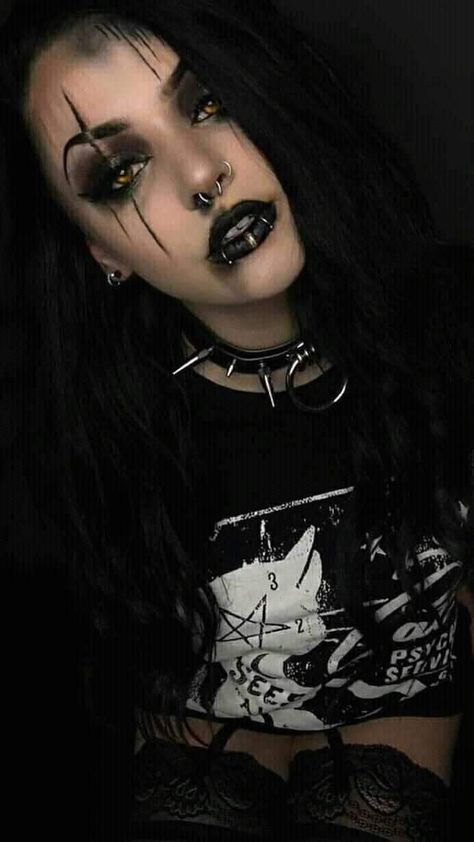 Dark Beauty, Piercings, A Woman, Makeup, Beauty, Black, Make Up