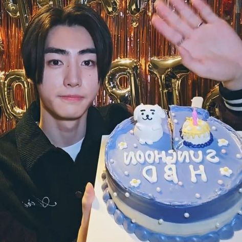 Sunghoon Happy Birthday, Template Hbd, Sunghoon Birthday, Enhypen Sunghoon Icon, Birthday Icon, Girl Dinner, Park Sunghoon, Enhypen Sunghoon, Cake Videos