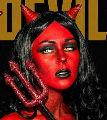 Devil Face Makeup, Red Face Makeup, Red Devil Makeup, Devil Makeup Ideas, Brown Matte Lipstick, Diorshow Mascara, Devil Makeup, Devil Halloween, Mascara Primer