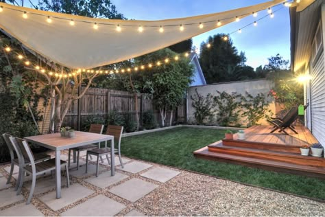 Shade sail, triangular with party lights. Vegetable Garden Backyard, Patio Sails, Ideas Terraza, Backyard Transformation, Backyard Shade, Contemporary Patio, Backyard Seating, Patio Shade, Garden Backyard