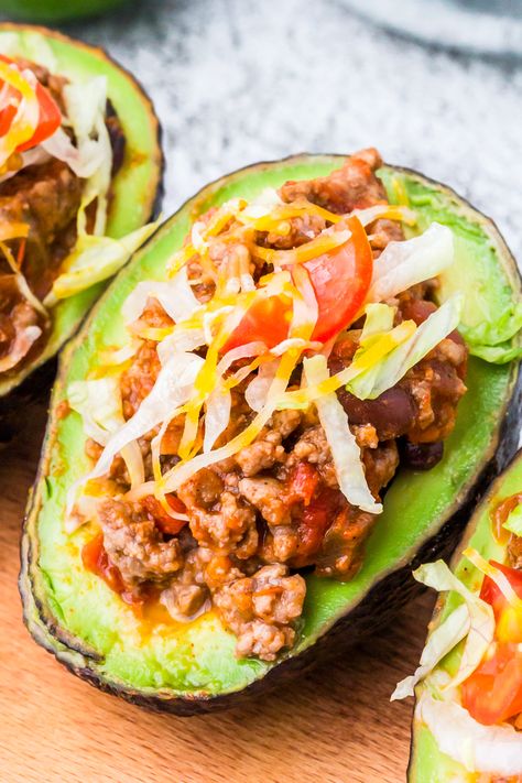 These Taco Stuffed Avocados are fun and nutritious way to enjoy Taco Tuesday dinner! Fresh avocados filled with all of your favorite taco fixings. Mediterranean Casserole, Best Ground Turkey Recipes, Turkey Mediterranean, Avocado Stuffed, Asian Turkey, Stuffed Avocados, Avocado Taco, Beef Chili Recipe, Stuffed Peppers Turkey